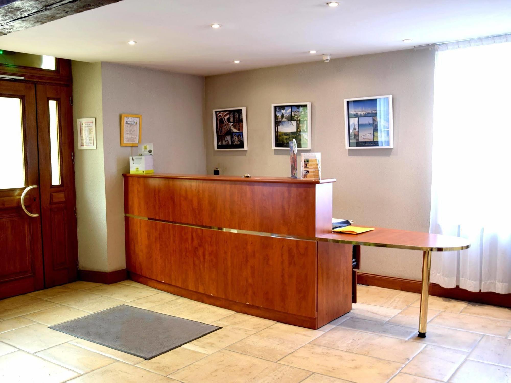 Logis Le Saint Nicolas Bar-sur-Aube Exterior foto